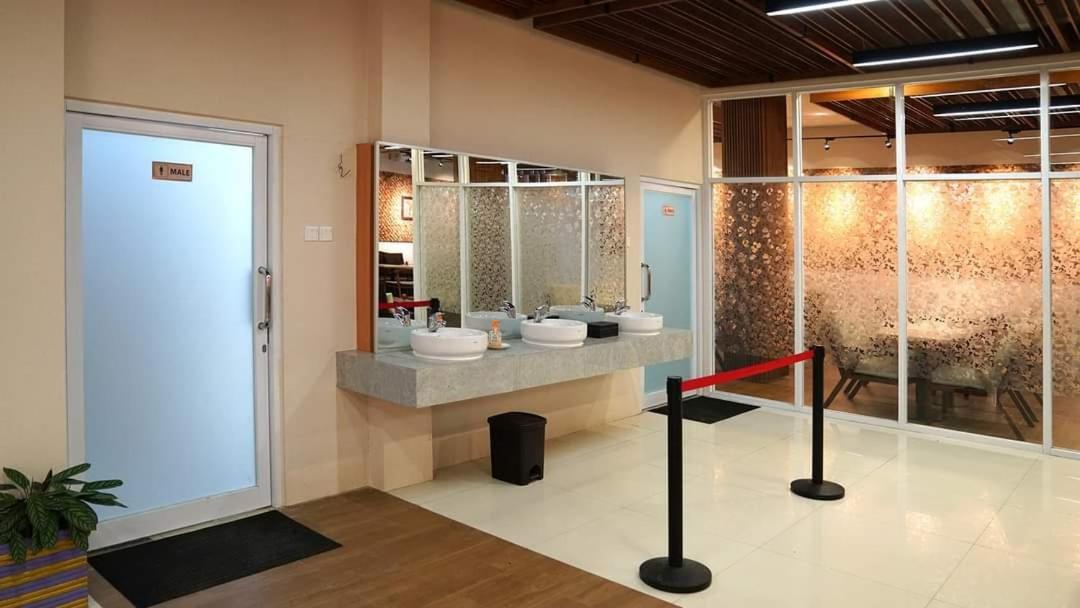Elohim Hotel Sentani 자야푸라 외부 사진